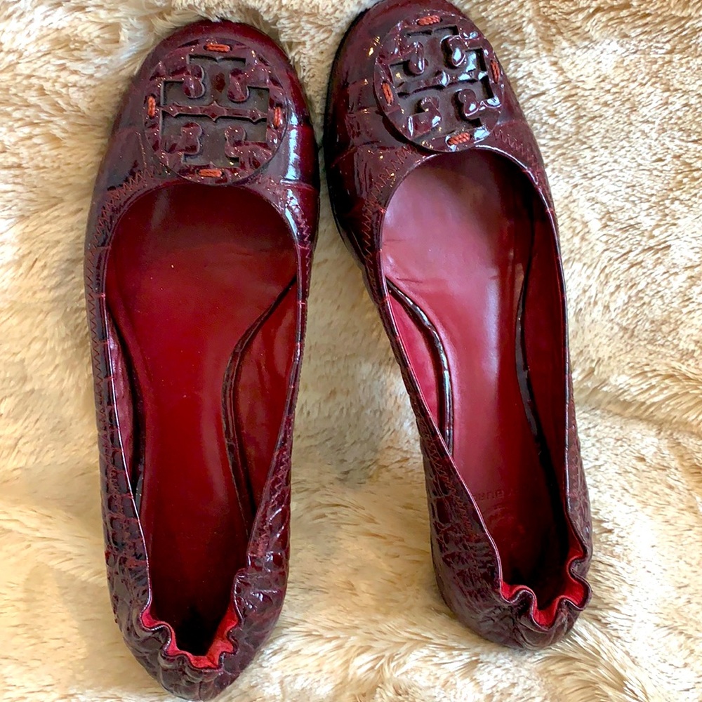 Tory Birch skin flats